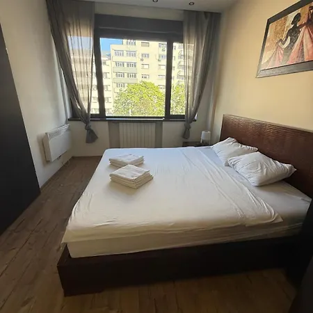 Ultracentral Magheru Apartman *